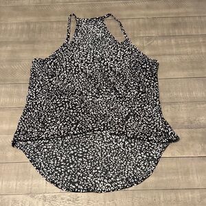 Black and White Women's Sleeveless Top